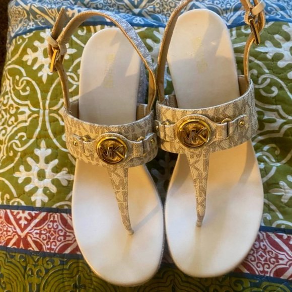 MK Wedges - Picture 1 of 2
